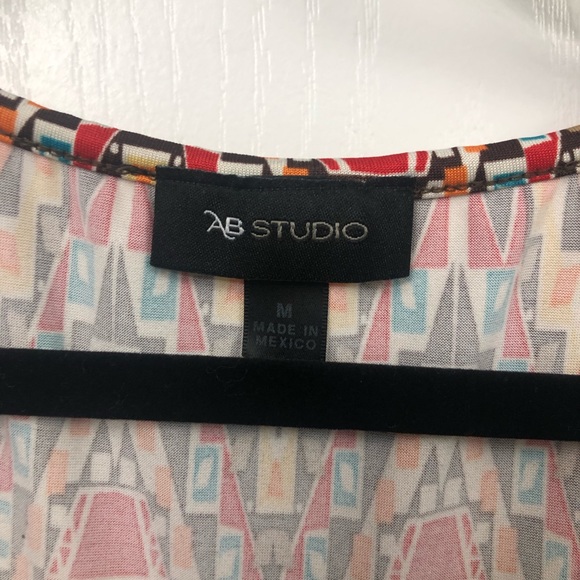 Aztec top - Picture 3 of 3